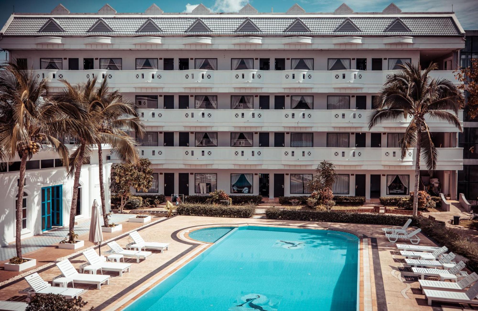 Blue Carina Hotel Phuket Exterior foto