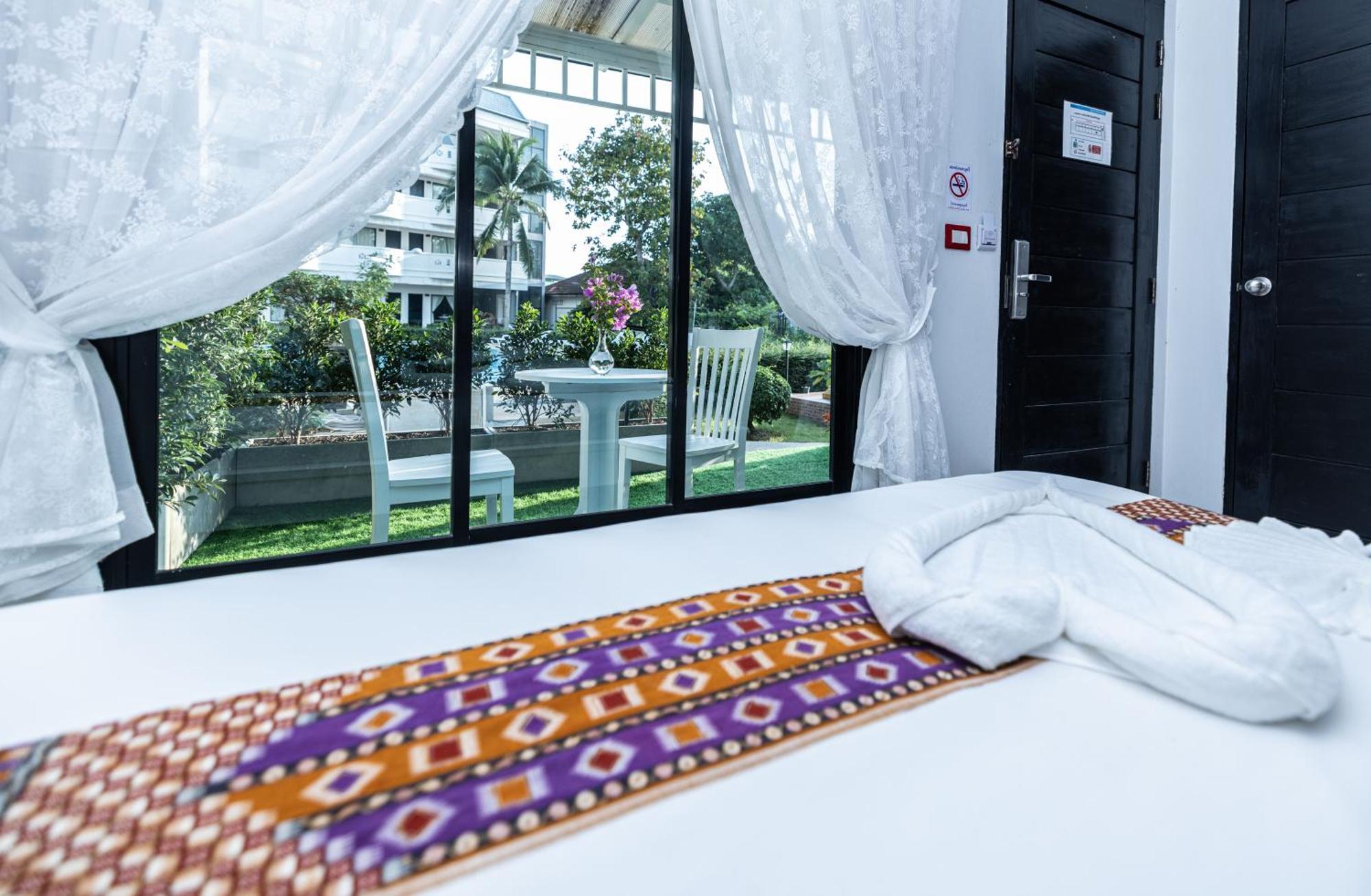 Blue Carina Hotel Phuket Exterior foto