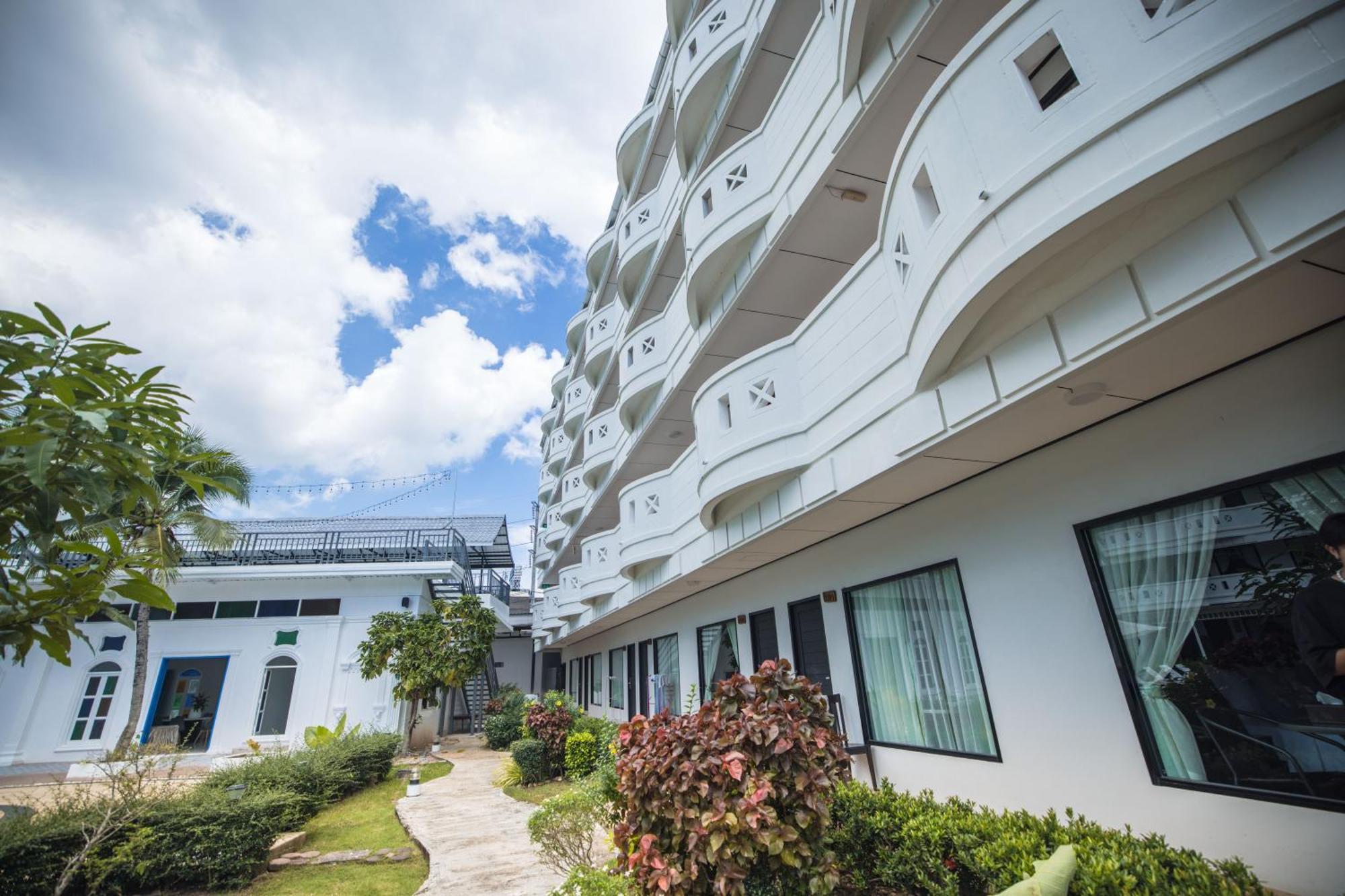 Blue Carina Hotel Phuket Exterior foto