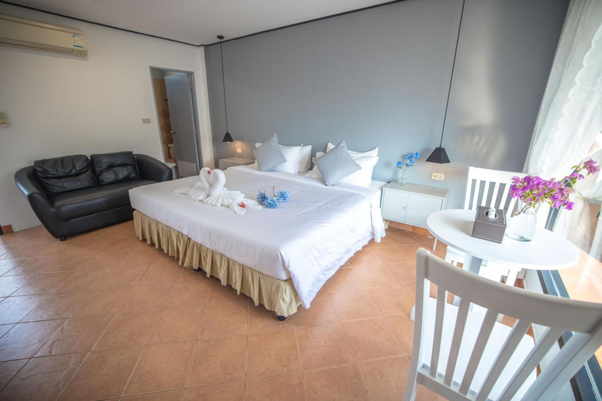 Blue Carina Hotel Phuket Exterior foto
