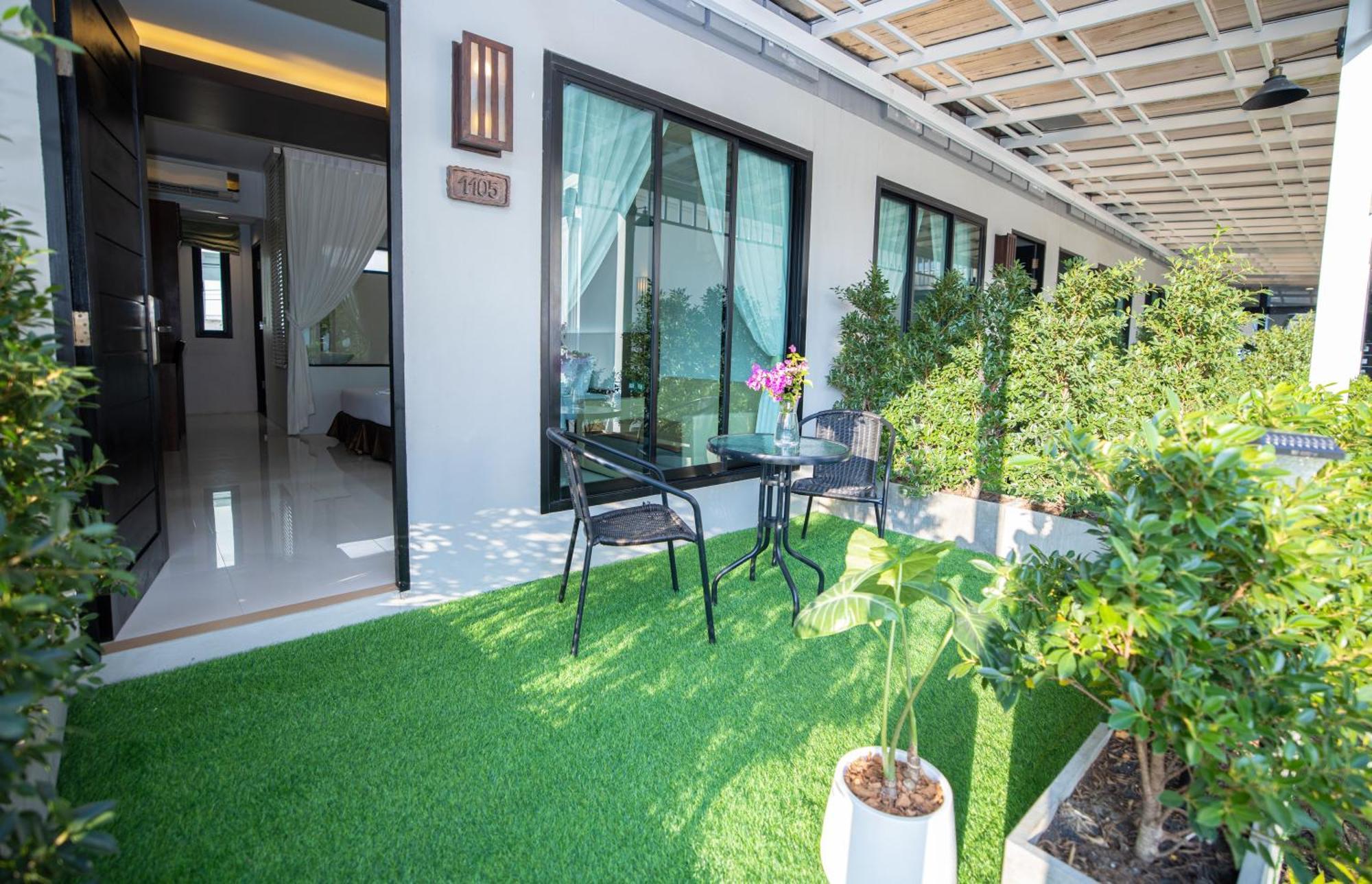 Blue Carina Hotel Phuket Exterior foto