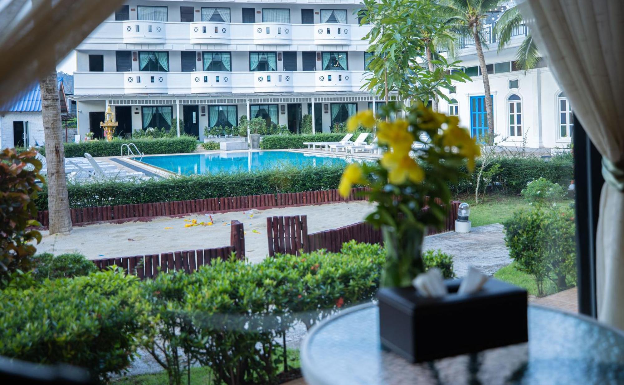 Blue Carina Hotel Phuket Exterior foto