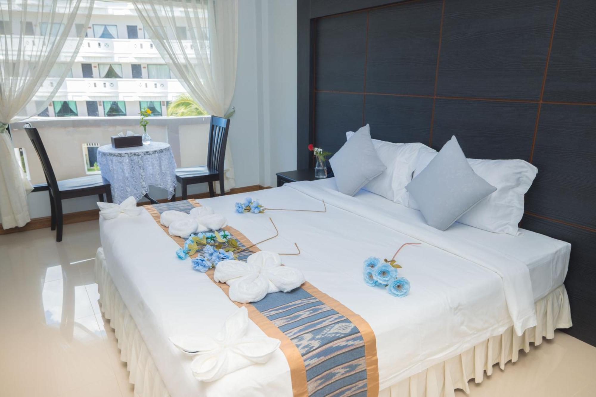 Blue Carina Hotel Phuket Exterior foto