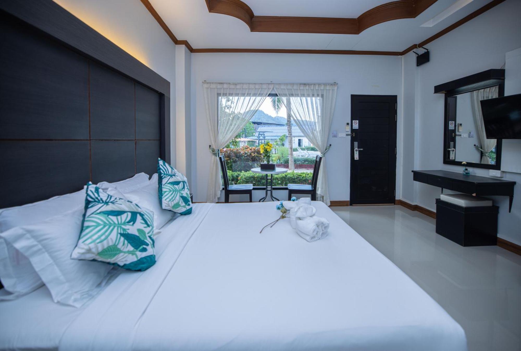 Blue Carina Hotel Phuket Exterior foto